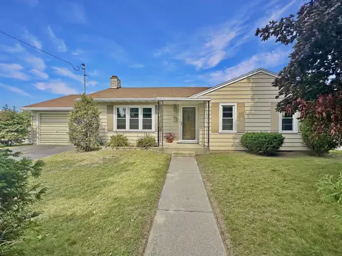 1716 20th Ave, Menominee, MI 49858
