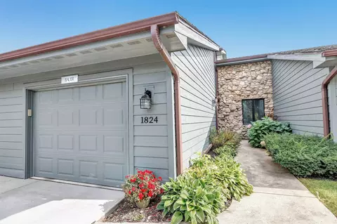 1824 Lake Largo Dr, Green Bay, WI 54311