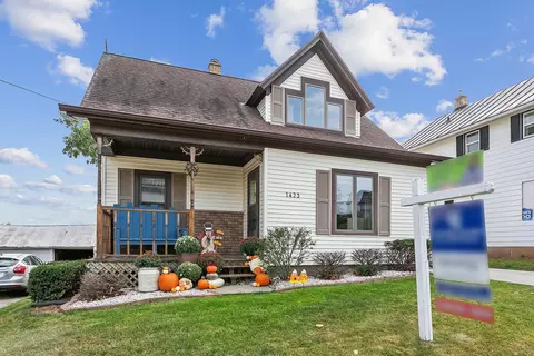 1423 Main St, Kellnersville, WI 54215
