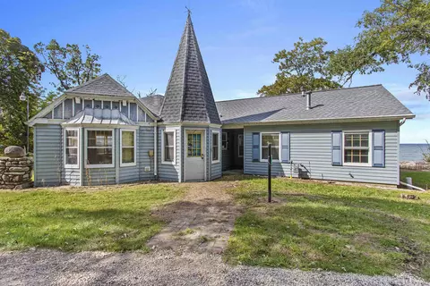 905 Shoemaker Point Rd, Brussels, WI 54204