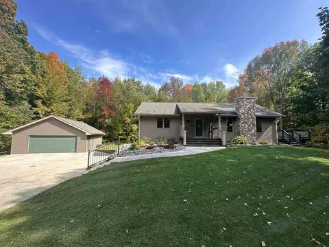 2958 Elm Ln, Wabeno, WI 54566
