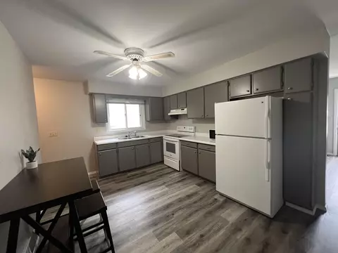 1216 E Sylvan Ave, Appleton, WI 54915 photo 2