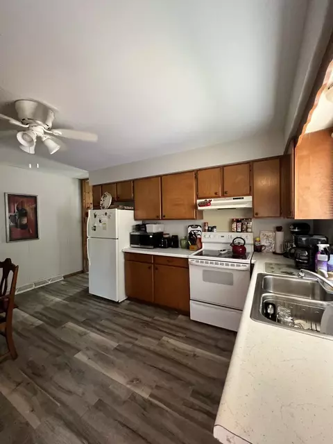 1216 E Sylvan Ave, Appleton, WI 54915 photo 3