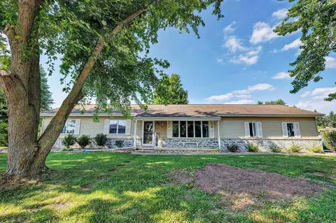 228 Pinecrest Ct, Black Creek, WI 54106