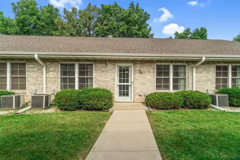 1394 W South Park Ave, Oshkosh, WI 54902