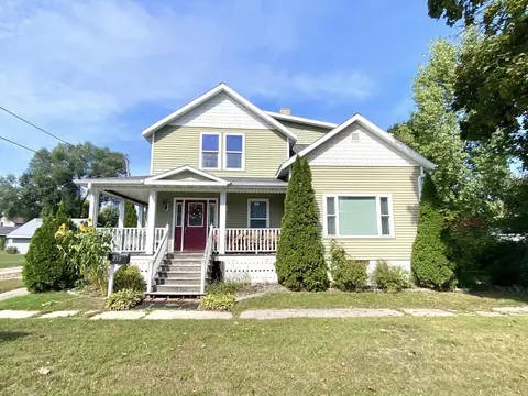 230 Pine St, Peshtigo, WI 54157