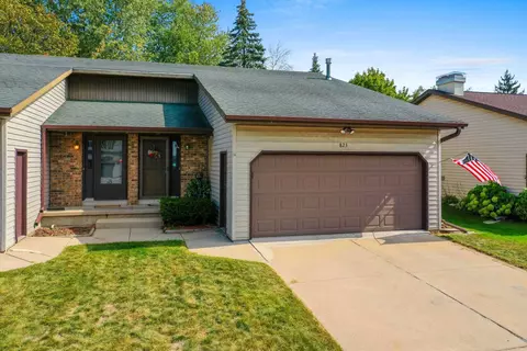 823 Phasianus St, Green Bay, WI 54311