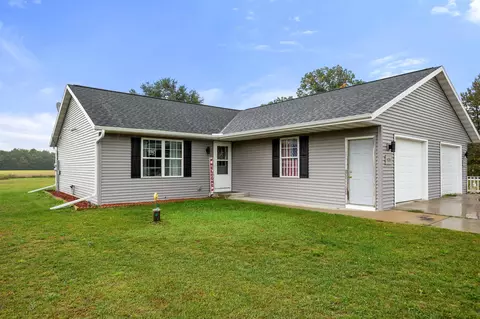 n1936 Lind Center Road, Waupaca, WI 54981