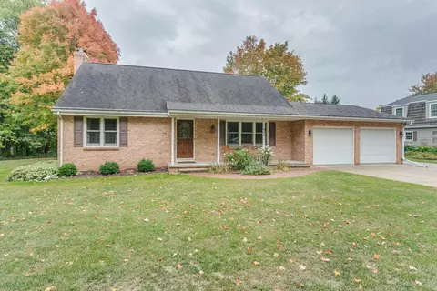 645 Dartmouth Dr, Neenah, WI 54956