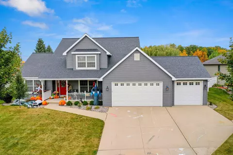 3525 Glen Abbey Dr, Green Bay, WI 54311
