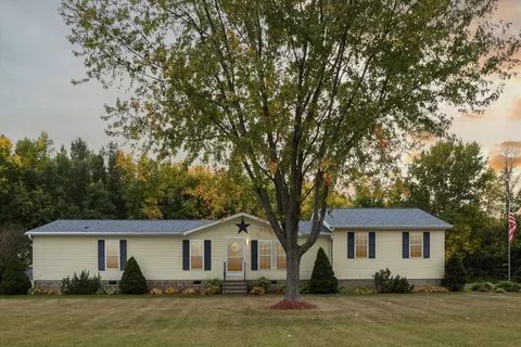 2671 Maple Grove School Rd, Oconto, WI 54153