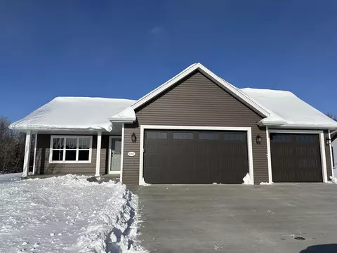 N1865 Medina Drive, Greenville, WI 54942