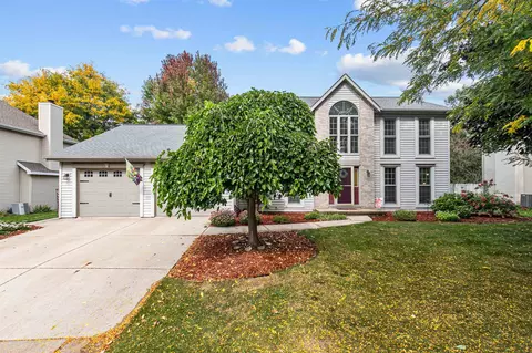 28 Diane Ln, Appleton, WI 54915
