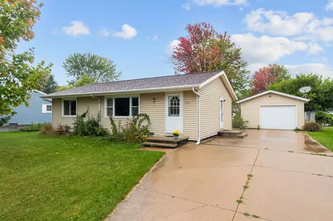 315 Mark Ct, Neenah, WI 54956