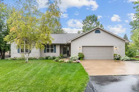 3497 Charlie Anna Dr, Oshkosh, WI 54904