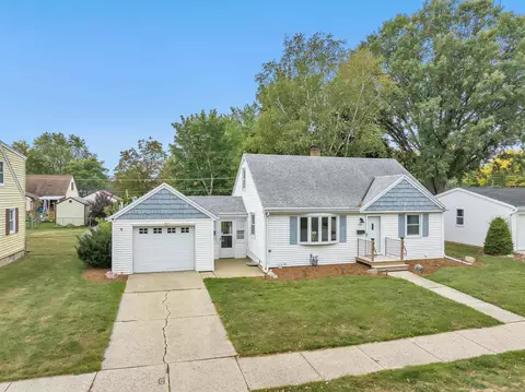 1137 Kenwood St, Green Bay, WI 54304