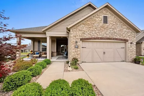 979 Daffodil Dr, De Pere, WI 54115