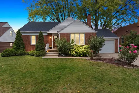 1106 Redwood Dr, Green Bay, WI 54304