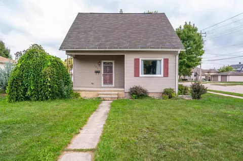 203 N John St, Kimberly, WI 54136