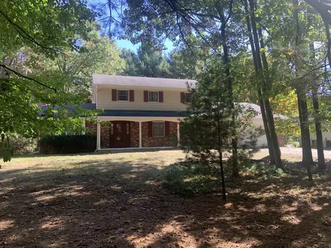 2416 Lincoln St, Marinette, WI 54143