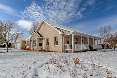 1631 Plum Tree Ct, Kaukauna, WI 54130