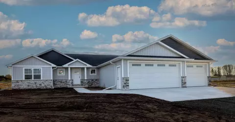 490 Highland Meadow Trl, Pulaski, WI 54162