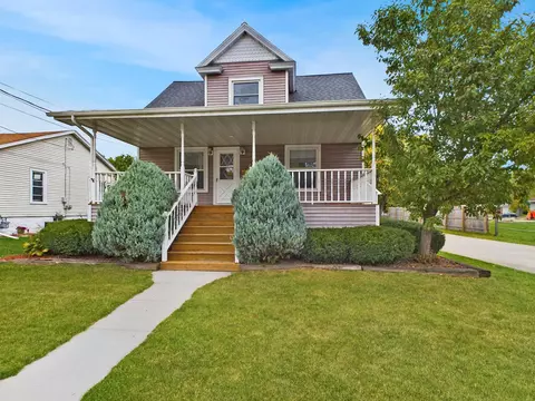421 E Pearl St, Seymour, WI 54165