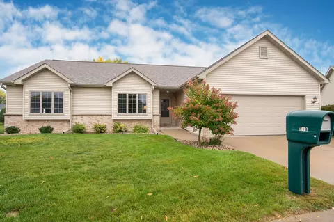 519 W Wayfarer Ct, Appleton, WI 54913