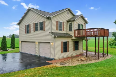 225 County Hwy Y, Luxemburg, WI 54217