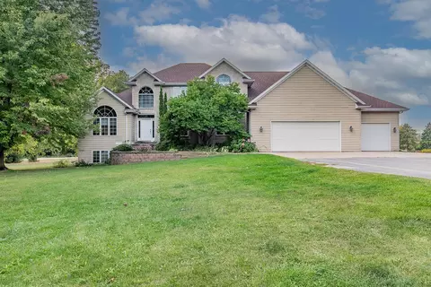 2103 Birch Creek Rd, De Pere, WI 54115