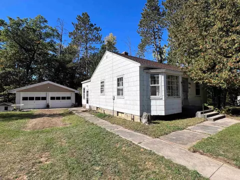 N3329 River Drive, Menominee, MI 49858
