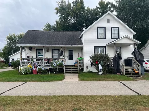 312 Pecor St, Oconto, WI 54153