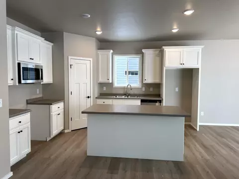 W6549 E Steamboat Lane, Appleton, WI 54915 photo 2