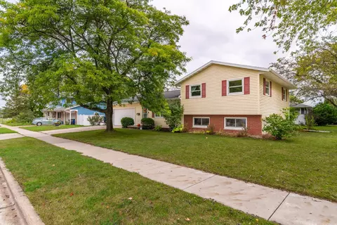 420 Reichow St, Oshkosh, WI 54902