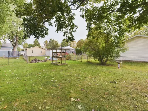 2732 10th St, Two Rivers, WI 54241 photo 2