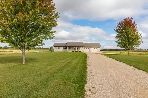 7620 Osborne Rd, Ripon, WI 54971