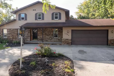 1293 Liberty Ct, Neenah, WI 54956