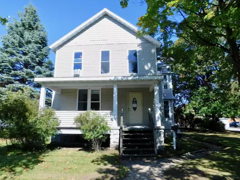1312 13th Ave, Menominee, MI 49858