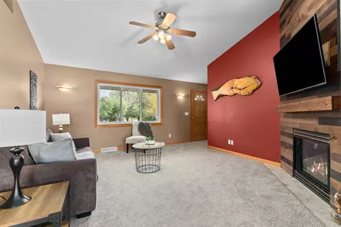 w5601 Jochmann Drive, Appleton, WI 54915 photo 2