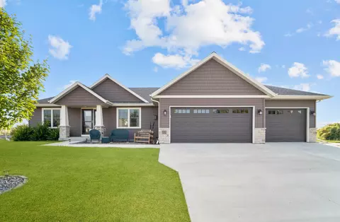 1529 Cattail Ln, Fond Du Lac, WI 54935