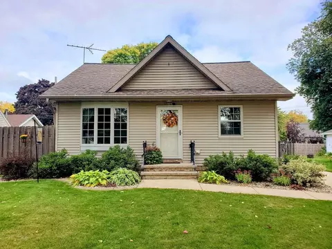 810 E Maple St, Appleton, WI 54915