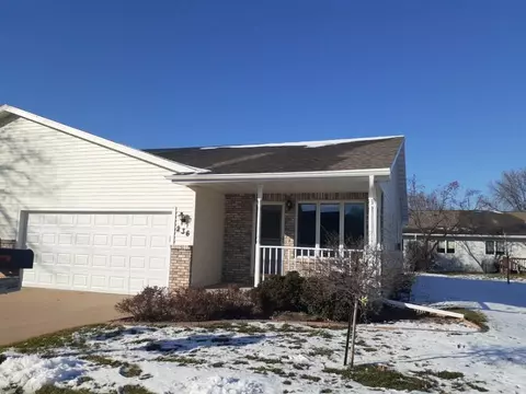 236 E Bluebird Ln, Kimberly, WI 54136