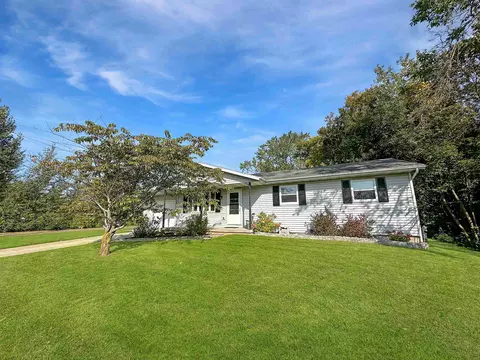 438 W Maple St, Lena, WI 54139