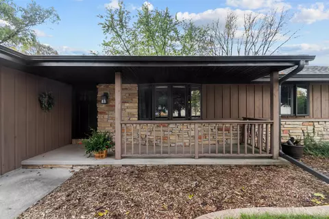 2129 W Capitol Dr, Appleton, WI 54914 photo 4