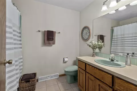 2129 W Capitol Dr, Appleton, WI 54914 photo 30