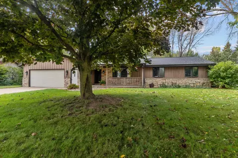 2129 W Capitol Dr, Appleton, WI 54914 photo 3