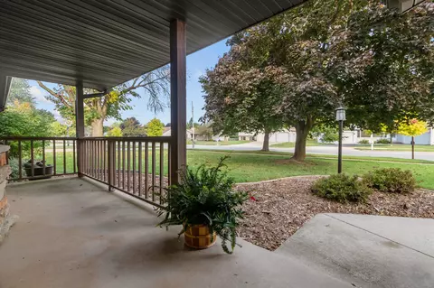 2129 W Capitol Dr, Appleton, WI 54914 photo 6