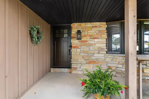 2129 W Capitol Dr, Appleton, WI 54914 photo 5