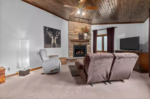 2129 W Capitol Dr, Appleton, WI 54914 photo 22