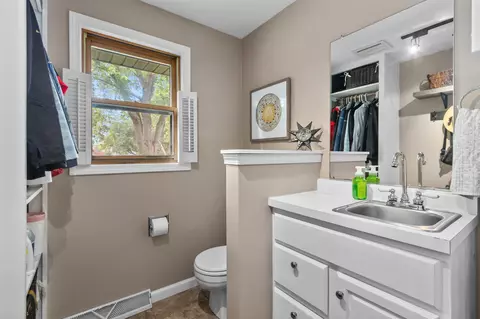 2129 W Capitol Dr, Appleton, WI 54914 photo 33